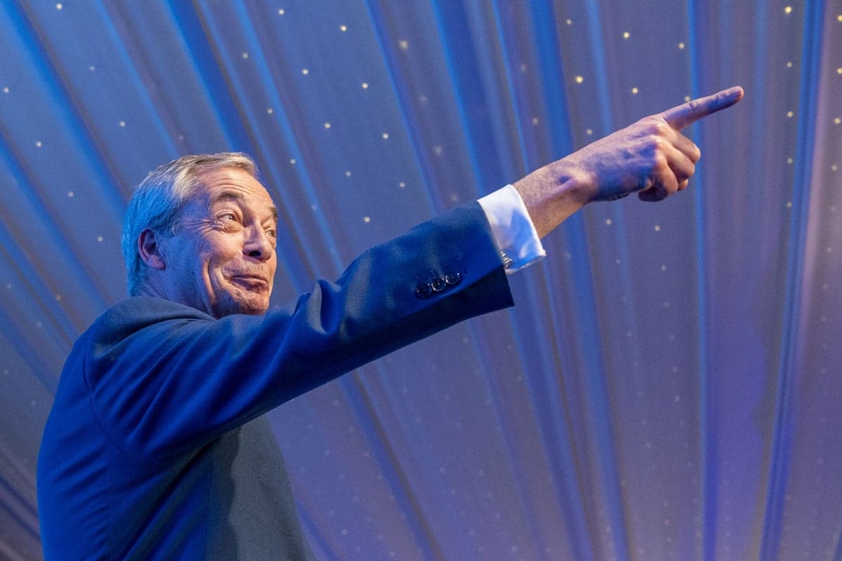 Nigel Farage says he has been invited to watch Sunderland after Ipswich visit backlash