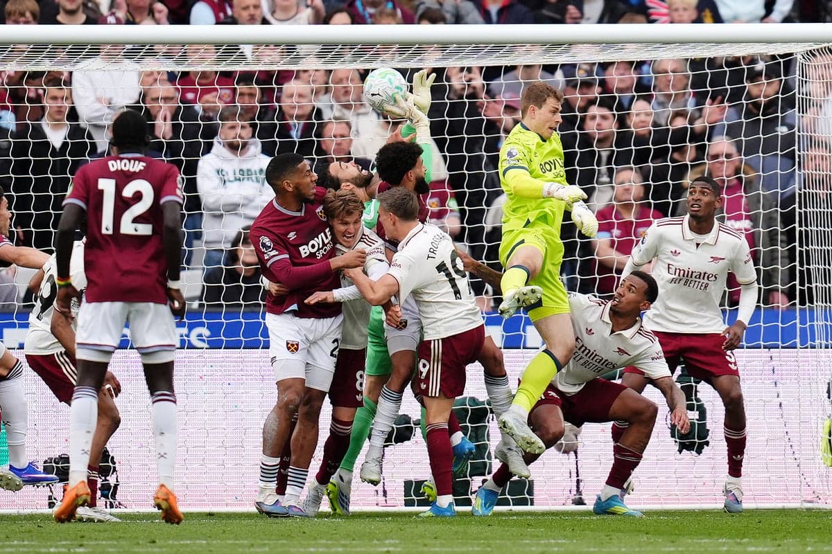 Former Premier League referee calls for major law change after West Ham-Arsenal controversy