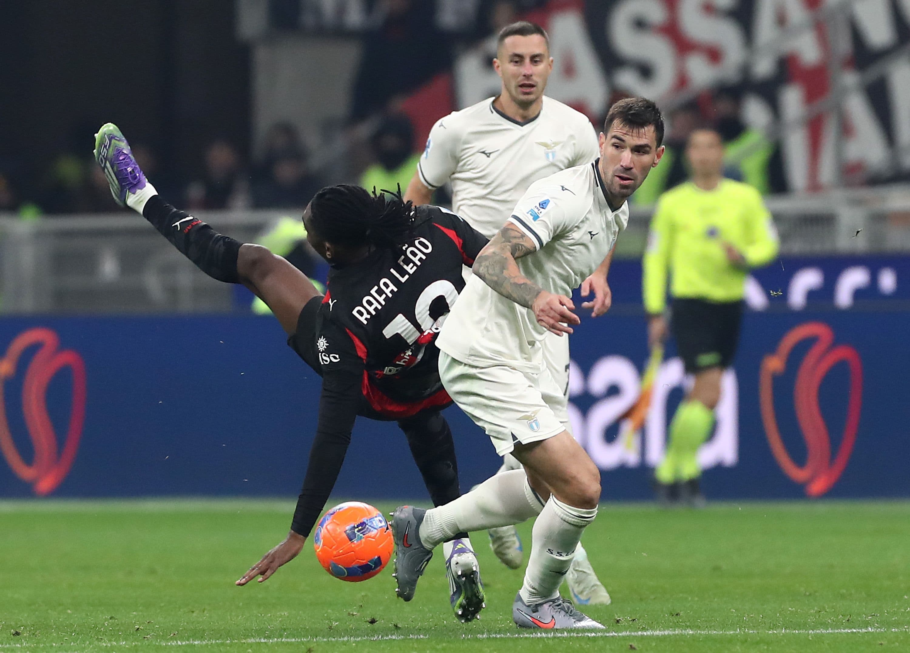 Elite Lazio Triumphs Over Challengers in Champions League, Sparked by Unstoppable Fan Support!