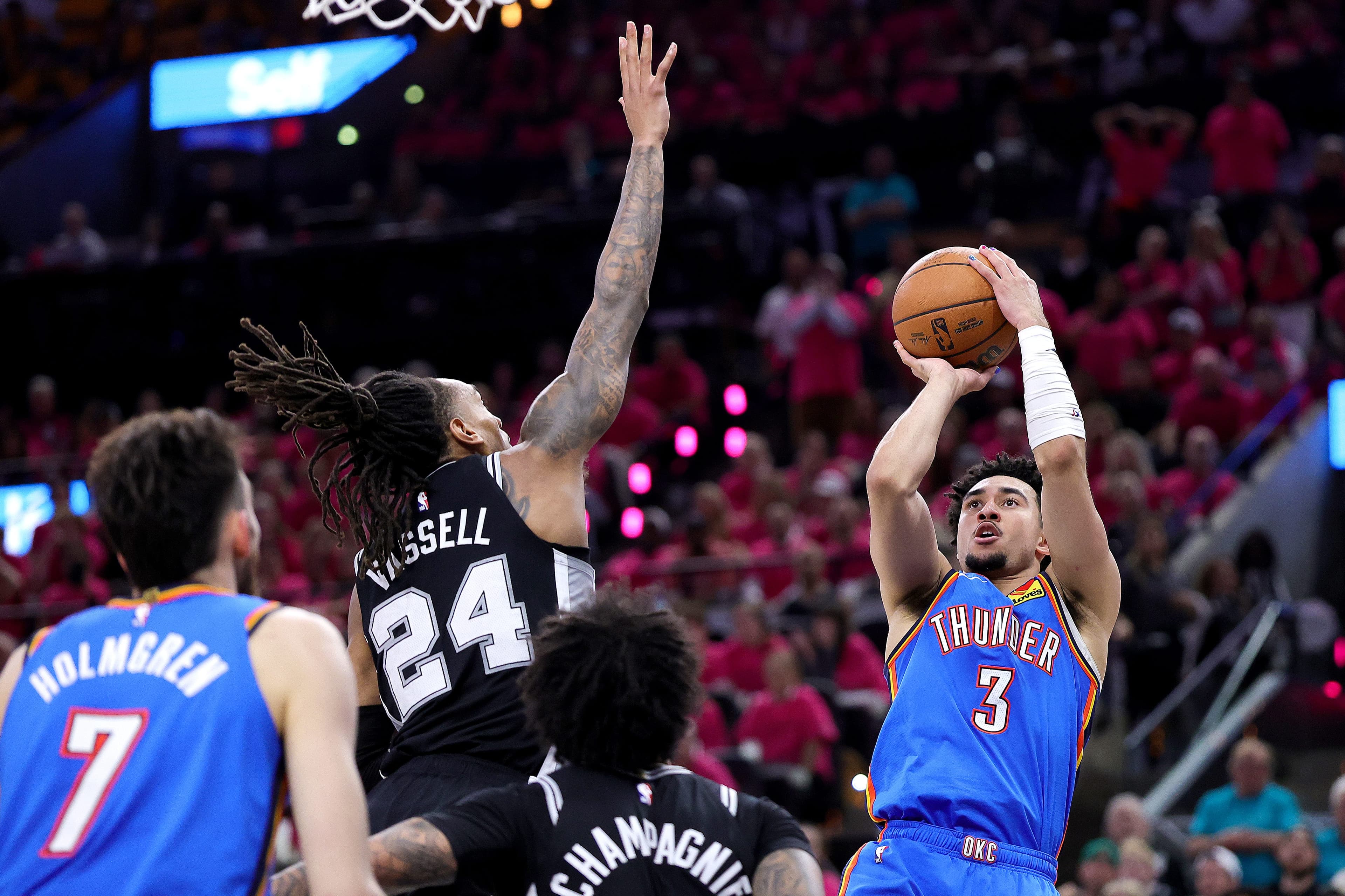 Jared McCain's fearless play boosts Thunder past Spurs in Game 3 for WCF series lead