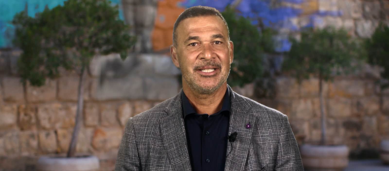 Ruud Gullit highlights key flaw holding Man United back, likens it to AC Milan