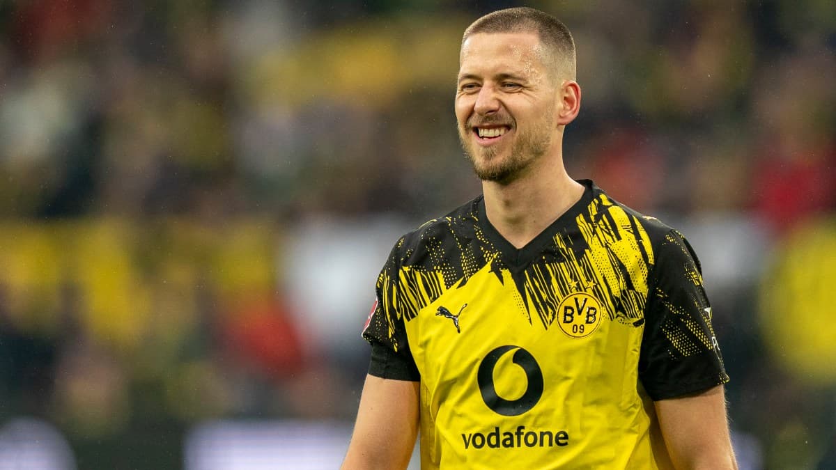 Waldemar Anton: United take key step in pursuit of Bundesliga ace