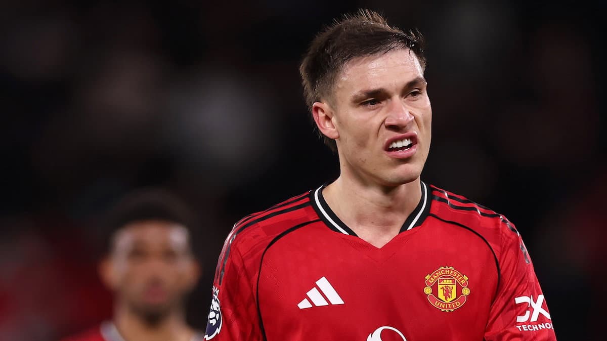 Manuel Ugarte: Michael Carrick defends United man amidst widespread criticism