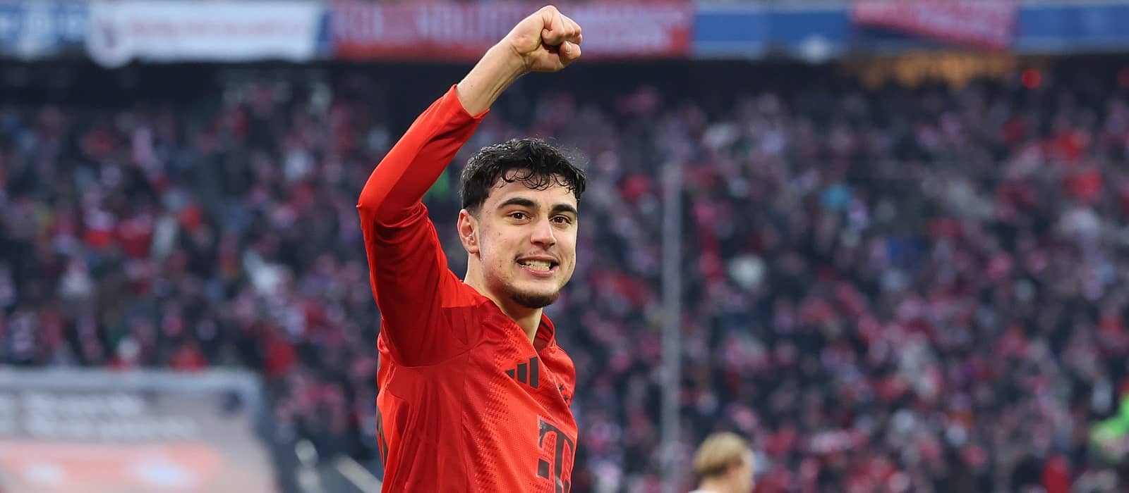 Aleksandar Pavlovic: Man United told how to sign Bayern Munich star