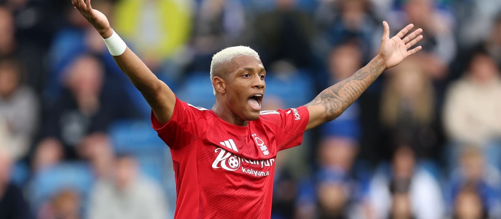 Danilo: Arsenal pressure forces Man United to reveal midfield transfer plans