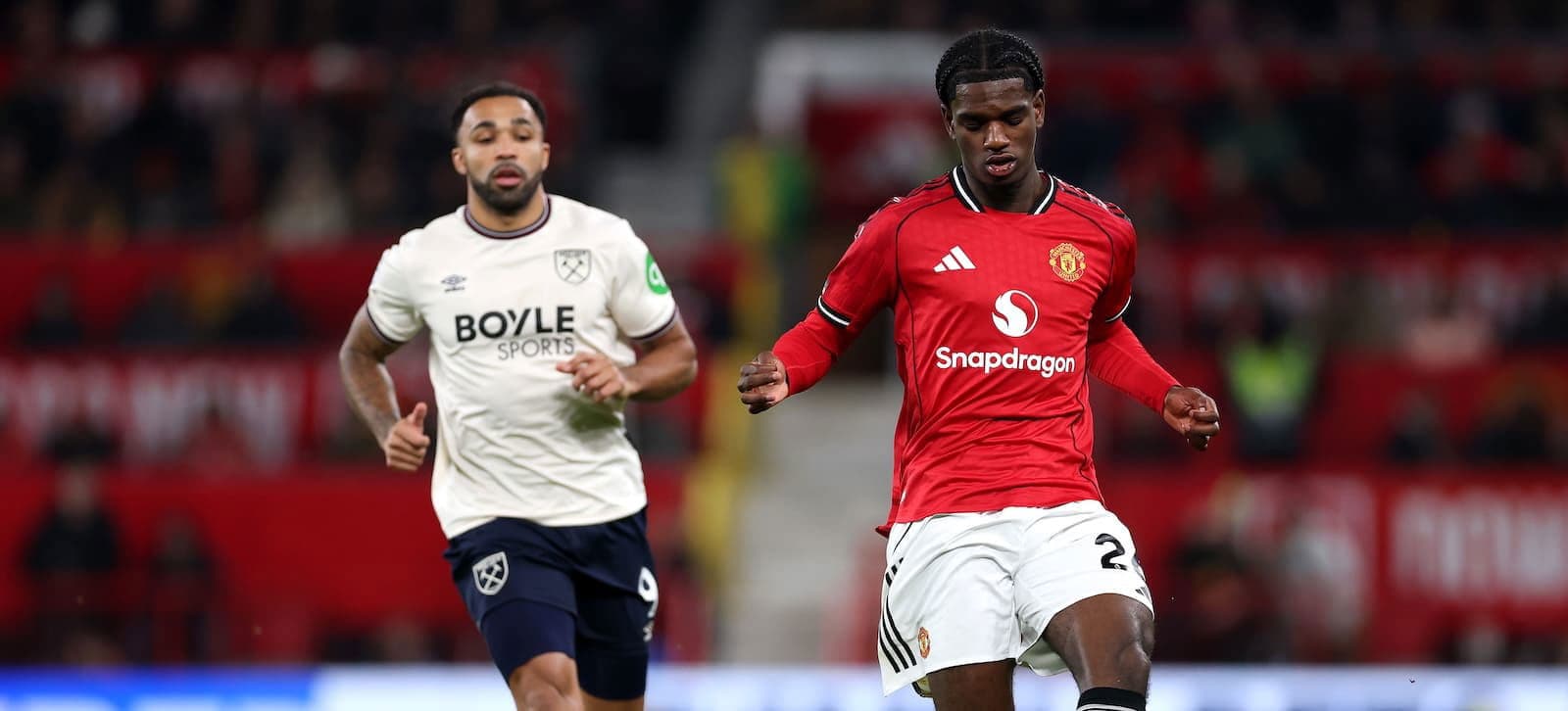 Manchester United Signs Elite Goalkeeper at 17+ to Lead Red Devils