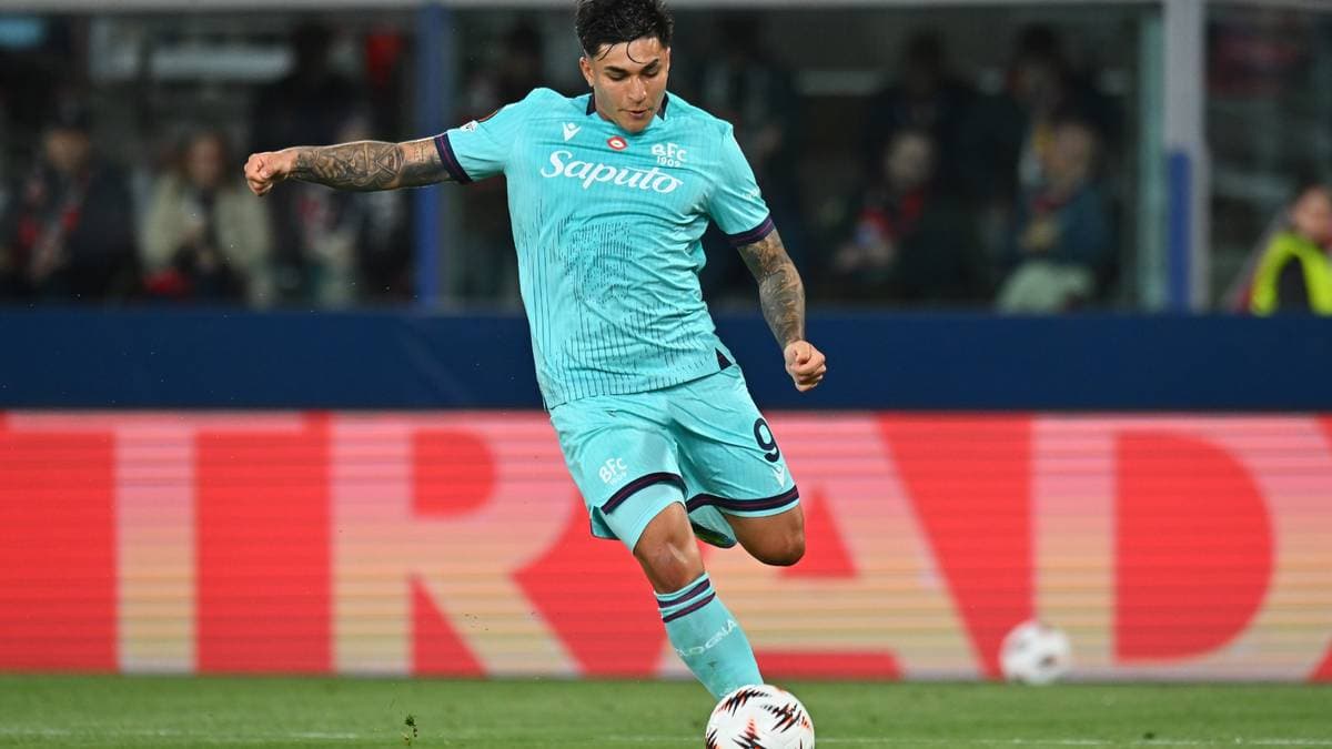 Santiago Castro: Man United initiate move for brilliant Zirkzee replacement