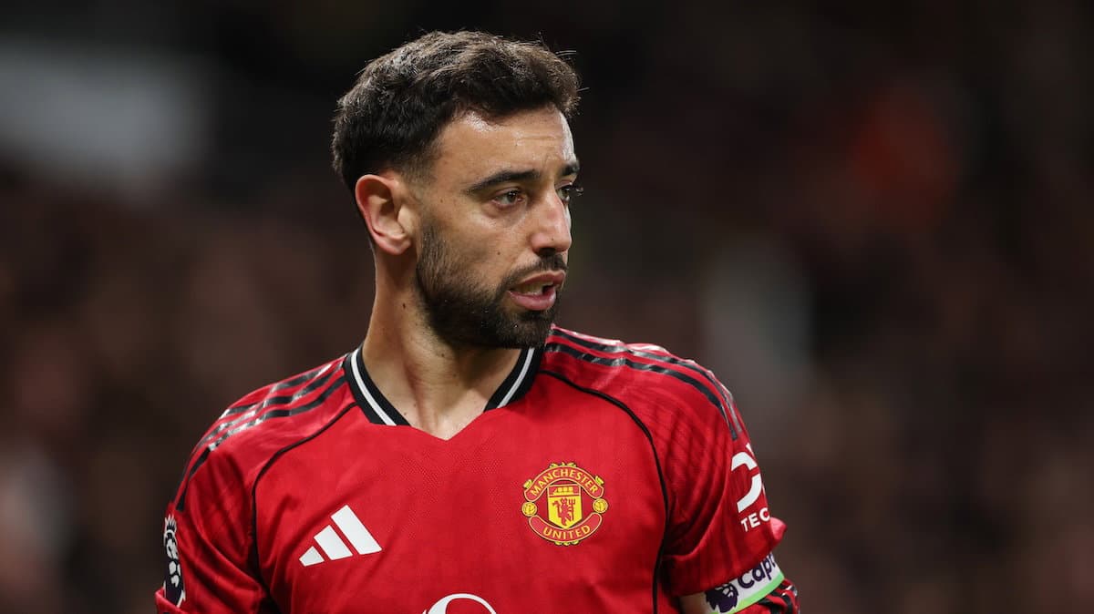 Bruno Fernandes recreates iconic Mourinho moment as he blasts referee