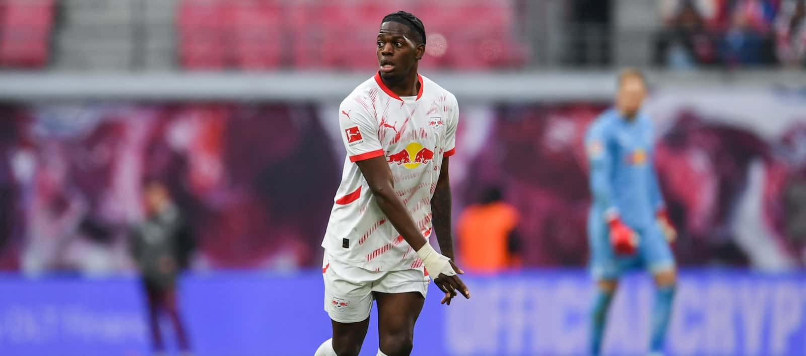 Castello Lukeba: United initiate talks as release clause details revealed