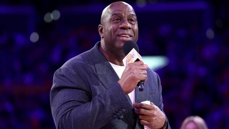 Magic Johnson tips his cap to Knicks' Jalen Brunson after epic Game 1 performance