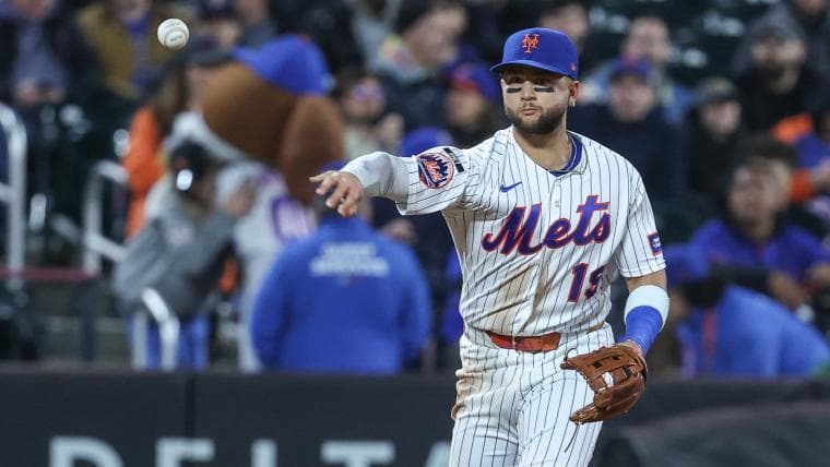 Mets add shortstop alternative after Bo Bichette had to return to position for first time since Blue Jays