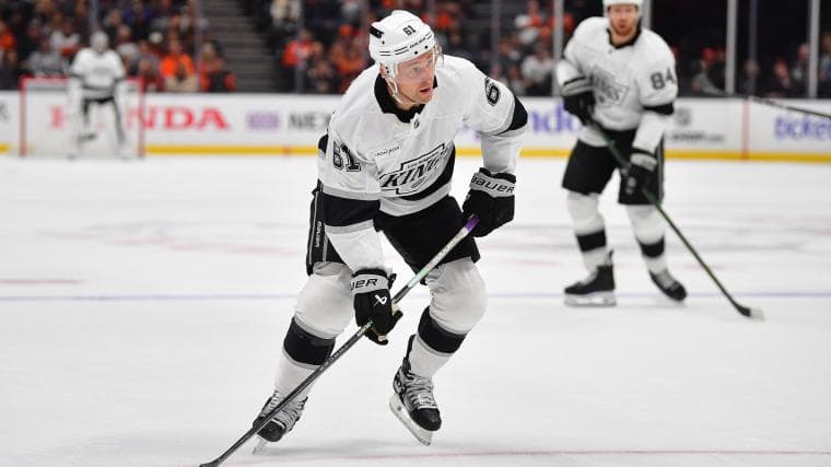 LA Kings' 2-time Stanley Cup champion retires after 17 NHL seasons
