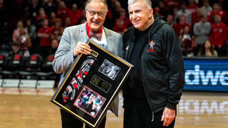 Longtime Nebraska radio announcer has emotional reaction to Huskers' first-ever NCAA Tournament win