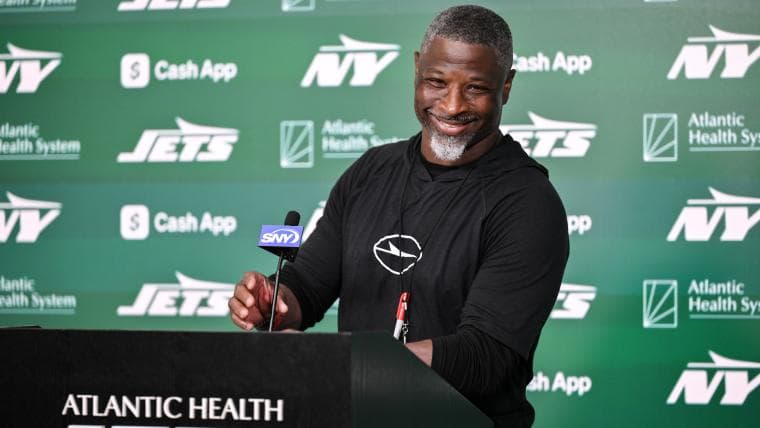 Jets trade idea has Aaron Glenn help Bears leap his former team with draft maneuver