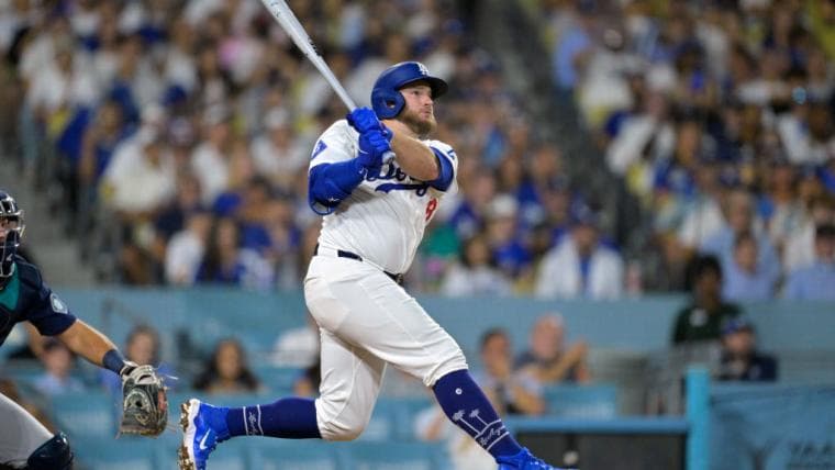 Dodgers' Max Muncy makes incredible MLB history