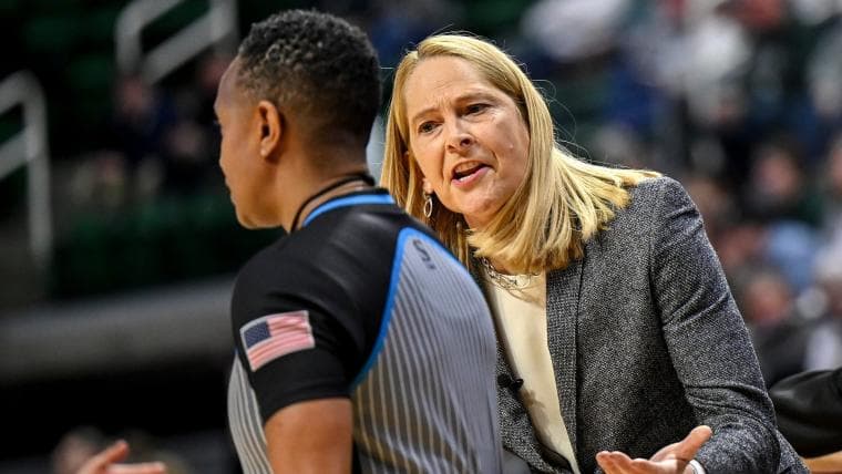 Maryland coach Brenda Frese, star Oluchi Okananwa involved in tense, but motivating coaching moment