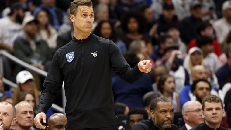 How tall is Jon Scheyer? Where Duke coach ranks among tallest college basketball head coaches