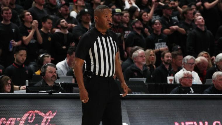 Who are the Final Four refs? Officials assigned to UConn-Illinois, Arizona-Michigan