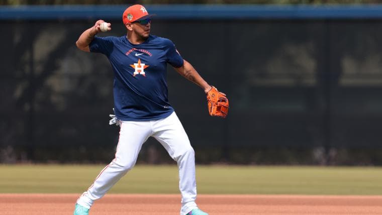 Astros injury updates for Isaac Paredes, Carlos Correa are better news than expected