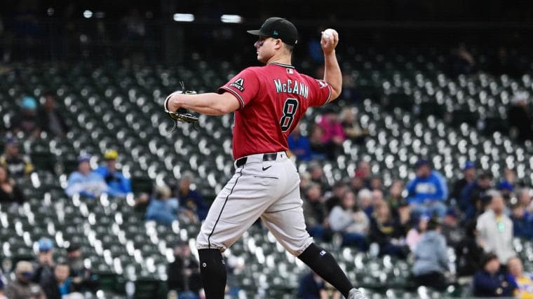 Diamondbacks' James McCann sets absurd position player pitching record