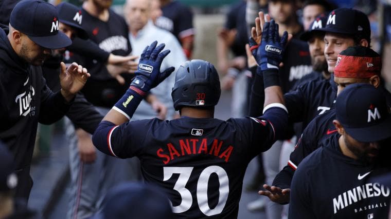 Slumping, injured Diamondbacks veteran Carlos Santana playing blues