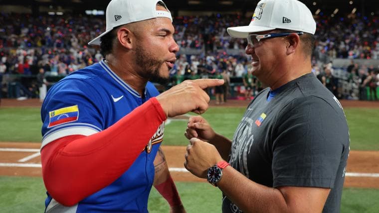 Astros assistant coach returns to club after WBC success
