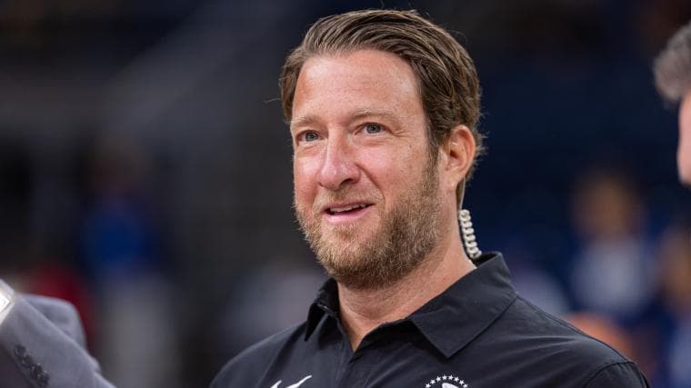 Dave Portnoy should stick to his day job after this March Madness shot