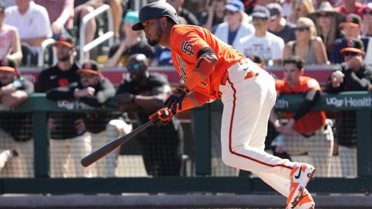 Giants' Luis Arraez swings the bat like Warriors' Steph Curry shoots free throws