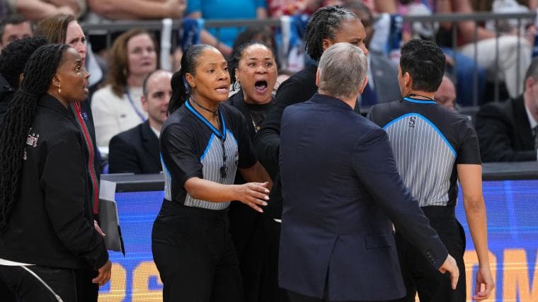 What did Geno Auriemma say to Dawn Staley? Explaining the heated Final Four postgame exchange