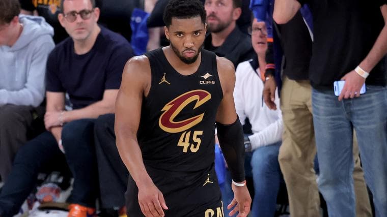 Is Donovan Mitchell injured? Cavs star prompts concern after Cleveland's Game 1 collapse