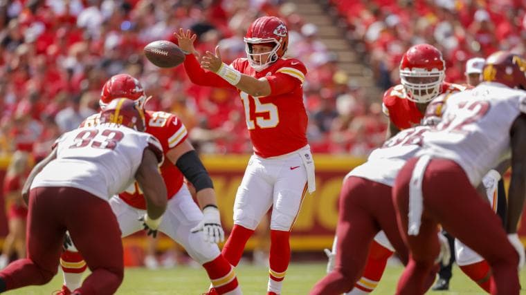 Chiefs predicted to compete with Patriots for $96 million Eagles three-time All-Pro WR