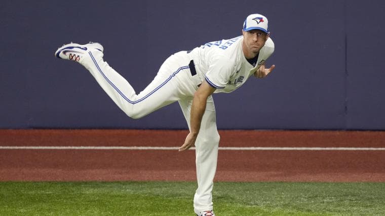 Blue Jays predicted to trade for $67M Cy Young finalist to replace injured Max Scherzer, Cody Ponce