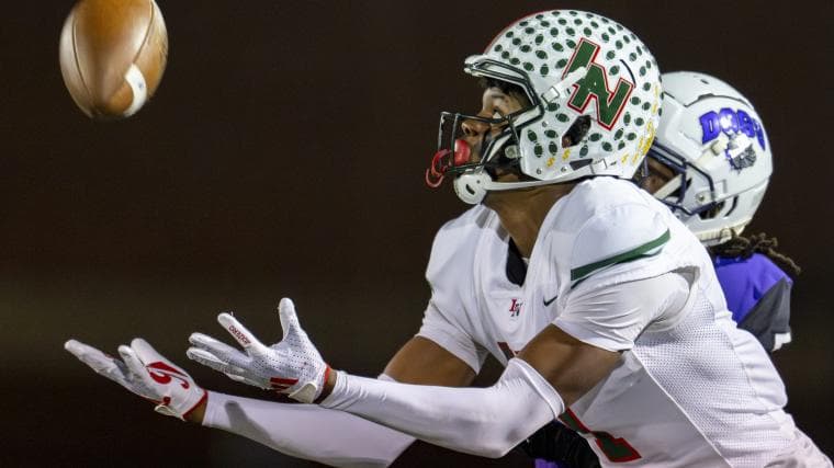Who are the uncommitted five-star recruits in the 2027 college football class