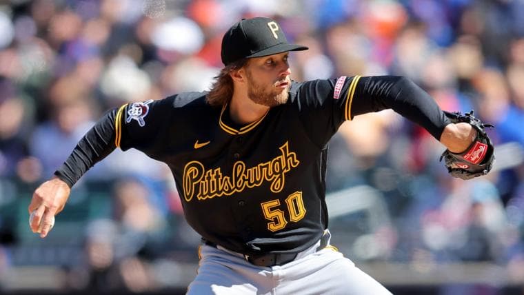 Pirates Carmen Mlodzinski fought with his body in loss to the Rangers