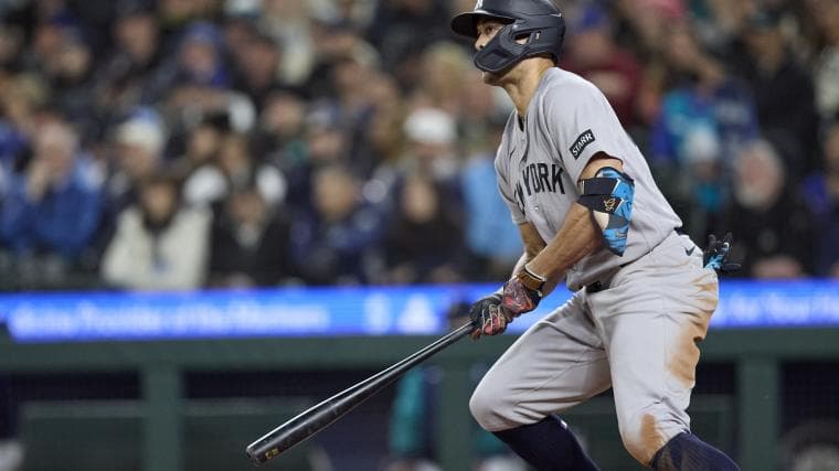 Yankees' Giancarlo Stanton loves 2-for-4 in absurd start to MLB season