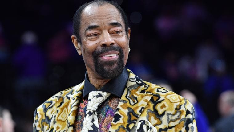 Knicks legend Walt 'Clyde' Frazier's new rhymes stun Mike Breen to start Bulls game