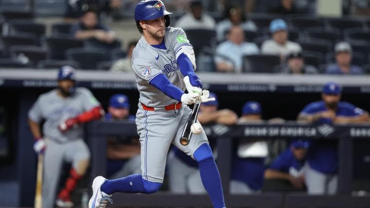 Blue Jays' Ernie Clement hit the weirdest double vs. Yankees