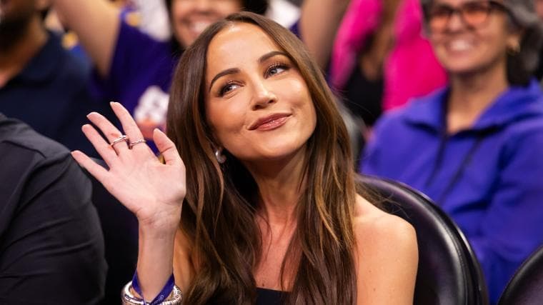 Golfing Goddess Kay Adams Teaches Tiny Shot Mastery at PGM Grand Prix