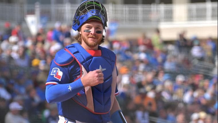 Blue Jays make trade for catcher, cut ties with another player they just traded for