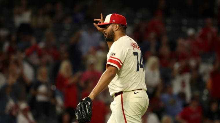 Tigers' Kenley Jansen escapes trouble again, moves into third place on MLB's all-time saves list