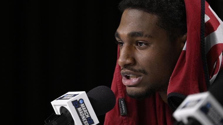 Billy Richmond ejection, explained: Why Arkansas forward was thrown out of Sweet 16 game vs. Arizona