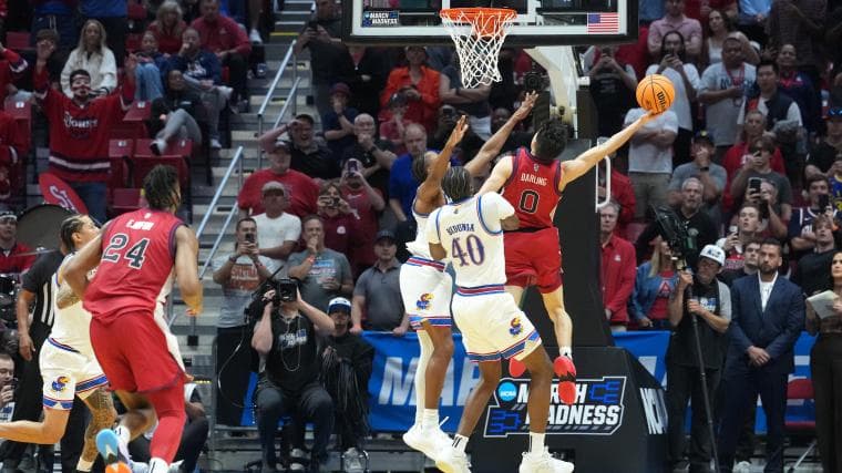 St. John's buzzer-beater video: Dylan Darling sends Rick Pitino's squad to Sweet 16 with win over Kansas