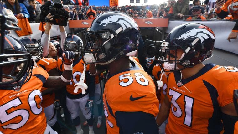 Two Broncos legends want to finish their careers in Denver