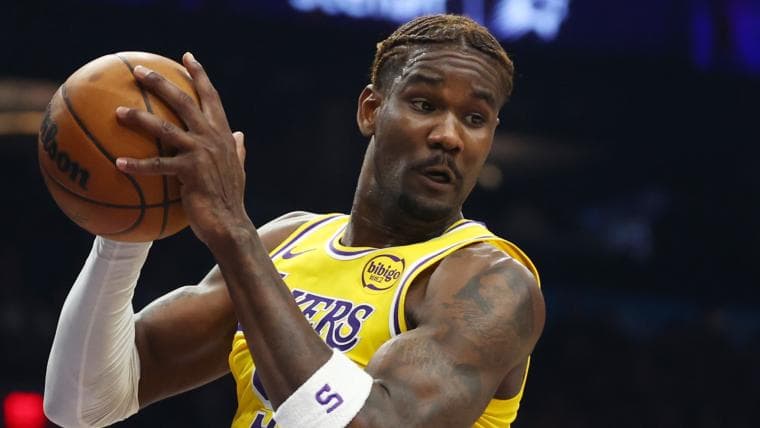 Lakers urged to replace Deandre Ayton with $48 million ex-Celtics All-Defensive center
