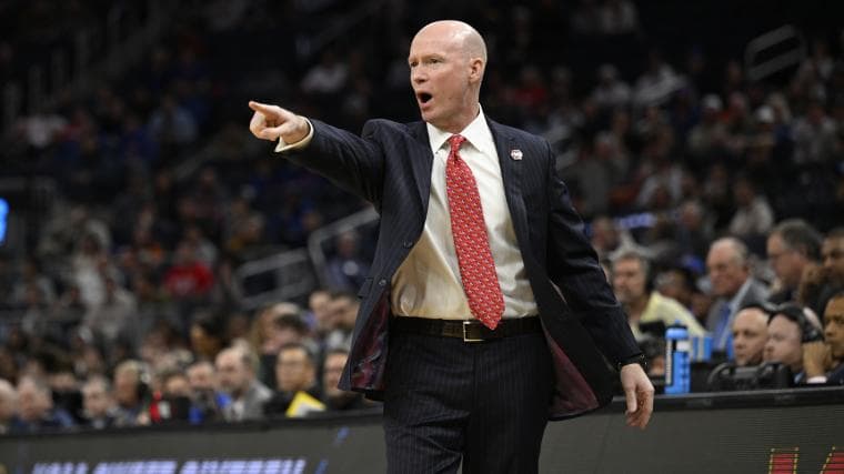 "I'm gonna fire my staff": Villanova head coach Kevin Willard's frustration boils over during in-game interview