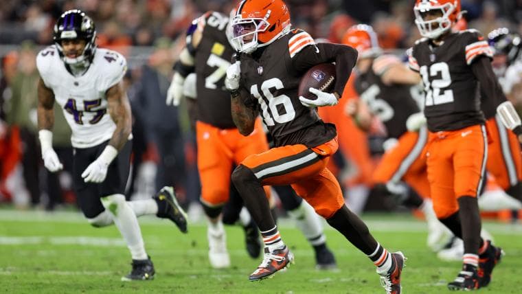 Browns' $4 million Pro Bowl QB, son of ex-Cowboys Hall of Famer named prime trade candidate