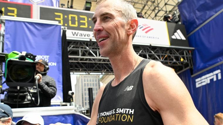 Bruins legend Zdeno Chara breaks personal best time in Boston Marathon