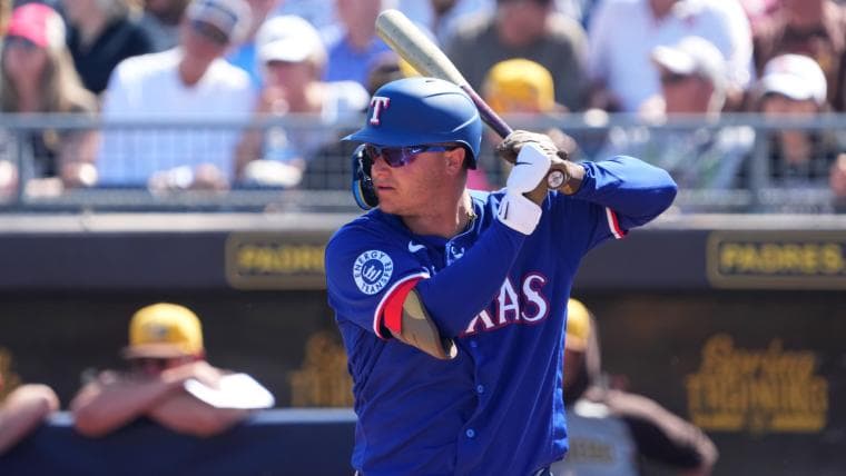 Rangers urged not to panic over slugger’s rough spring