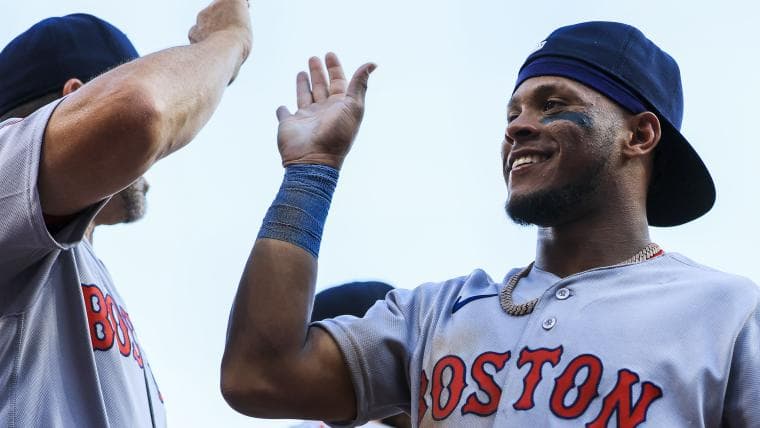 Red Sox star Ceddanne Rafaela made a mind-blowing 5% catch vs. Astros without even diving
