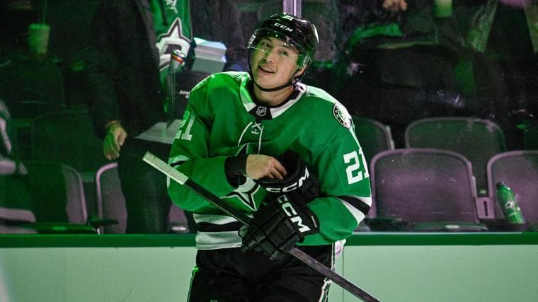 Punchy Hockey Headline: "NHL Leader Confirms Robertson's Talk Time Soon, Debunking Rumors